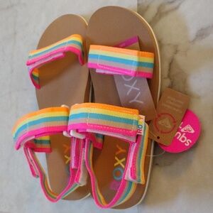 Roxy Velcro fit sandals.
